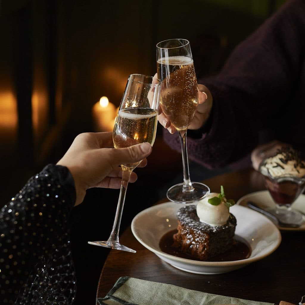 Cover Image for Complimentary Festive Fizz this Christmas at The King's Head