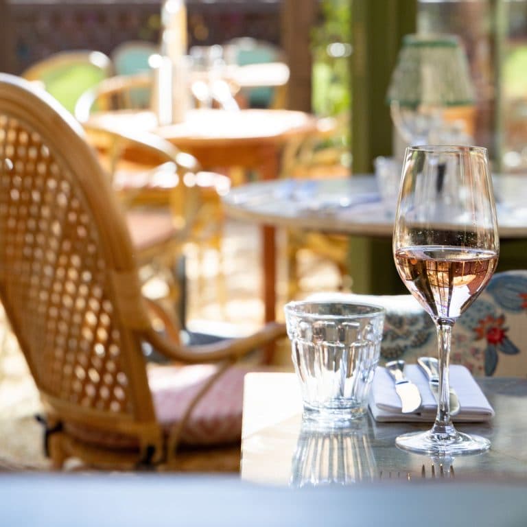 Cover Image for Let us treat you to a glass of complimentary rosé at The King's Head
